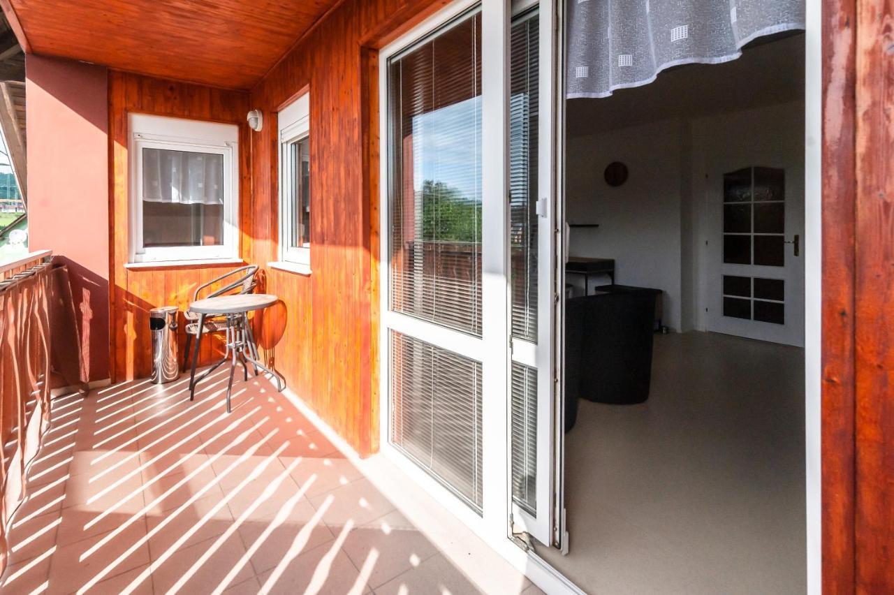 Penzion V Udoli Hodkovice nad Mohelkou Exteriör bild